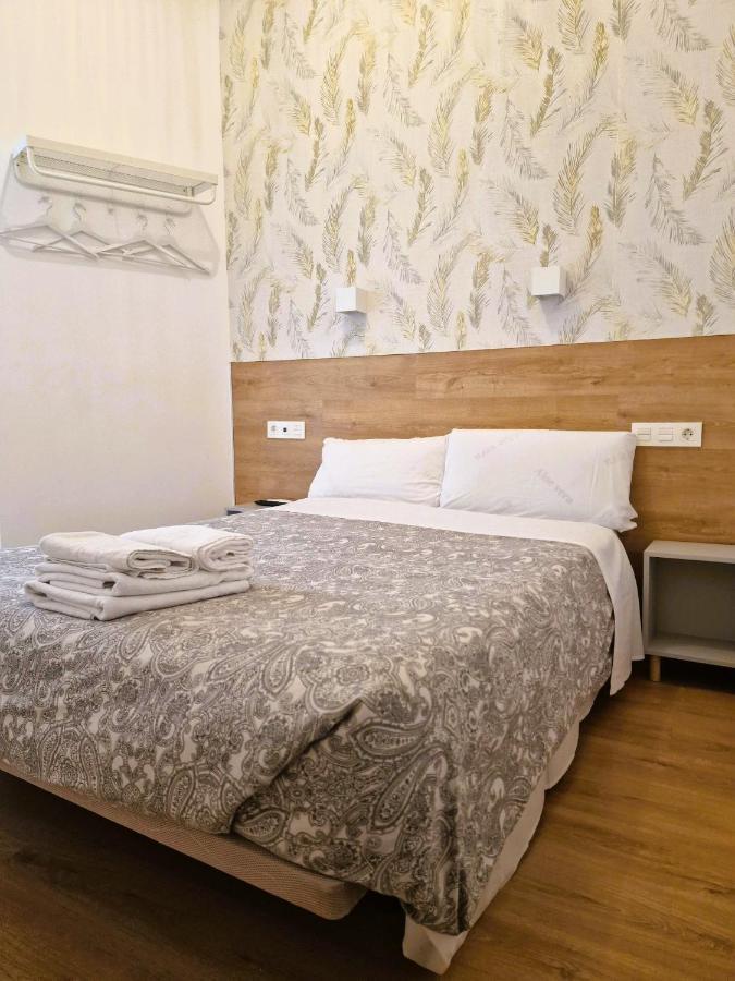 Hostal Comercial Madrid Ngoại thất bức ảnh