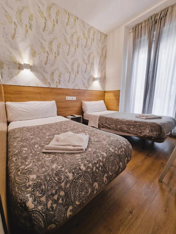 Hostal Comercial Madrid Ngoại thất bức ảnh