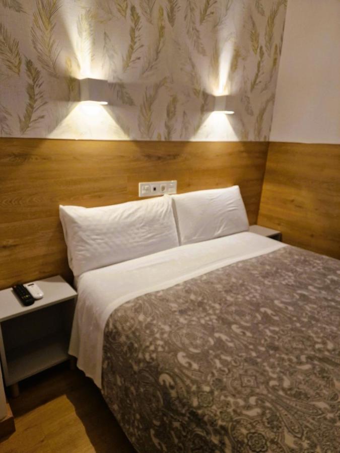 Hostal Comercial Madrid Ngoại thất bức ảnh