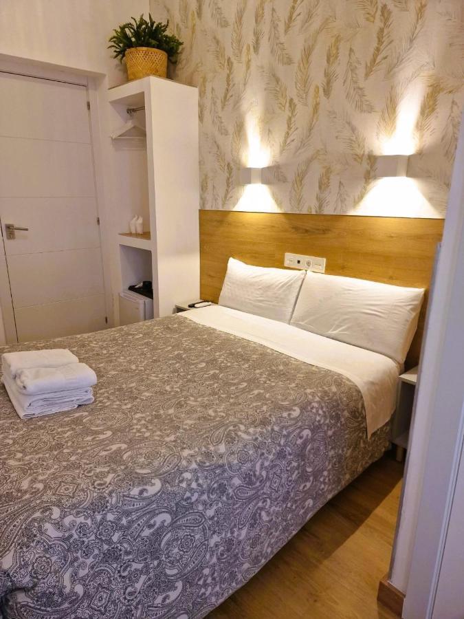 Hostal Comercial Madrid Ngoại thất bức ảnh