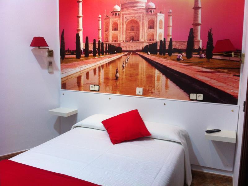 Hostal Comercial Madrid Ngoại thất bức ảnh