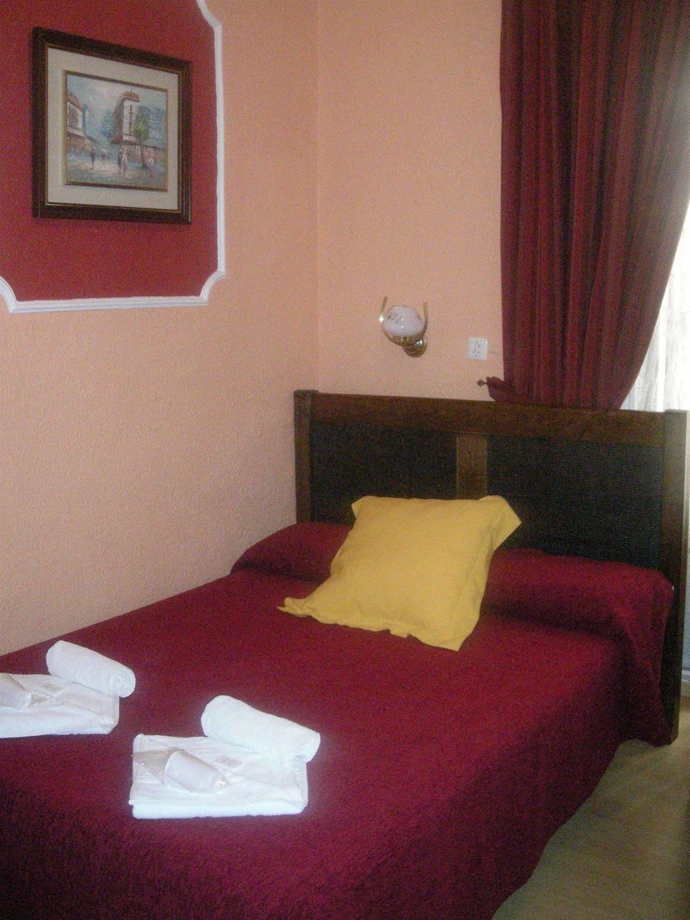 Hostal Comercial Madrid Ngoại thất bức ảnh